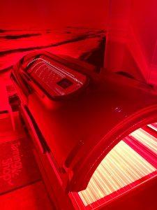 Premium tanning salon service icon